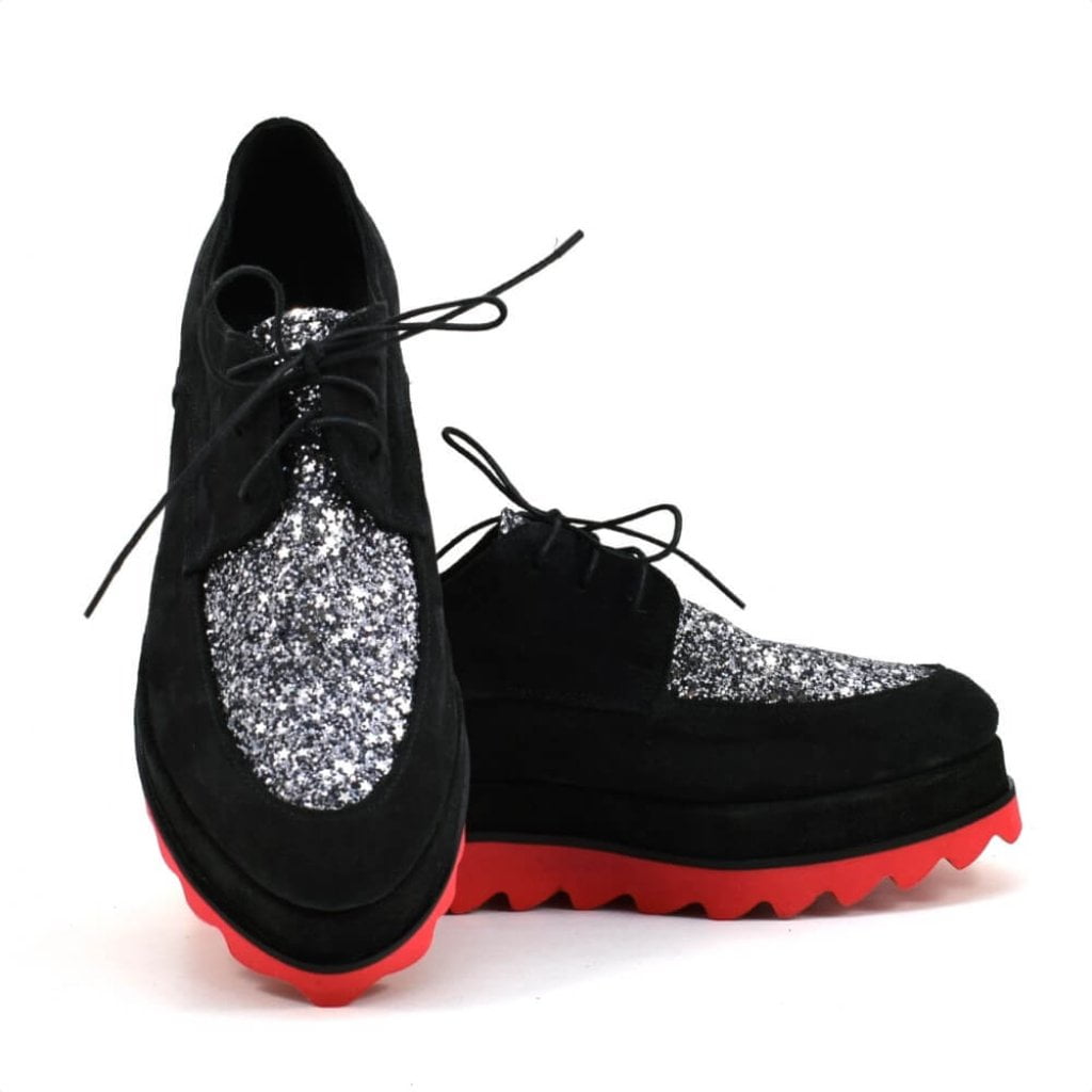 Pantofi cu siret din piele intoarsa neagra si glitter argintiu (1911)